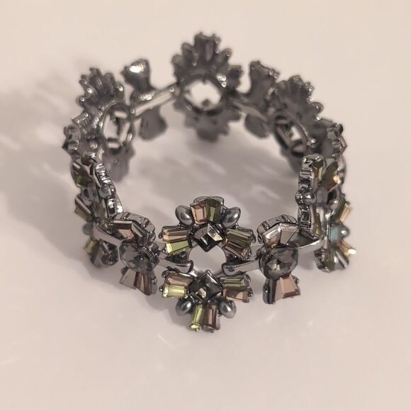 585‎ Simply Vera Wang Multicolor Crystal Rhinestones Stretch Bracelet - Picture 3 of 4